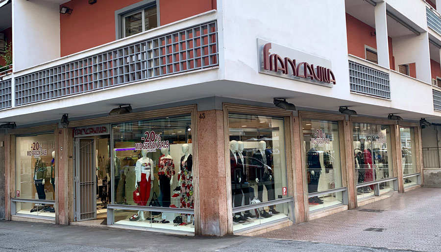 Esterno Francavilla Moda Abbigliamento Roma